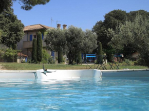 Holiday Home in Pertuis with pool